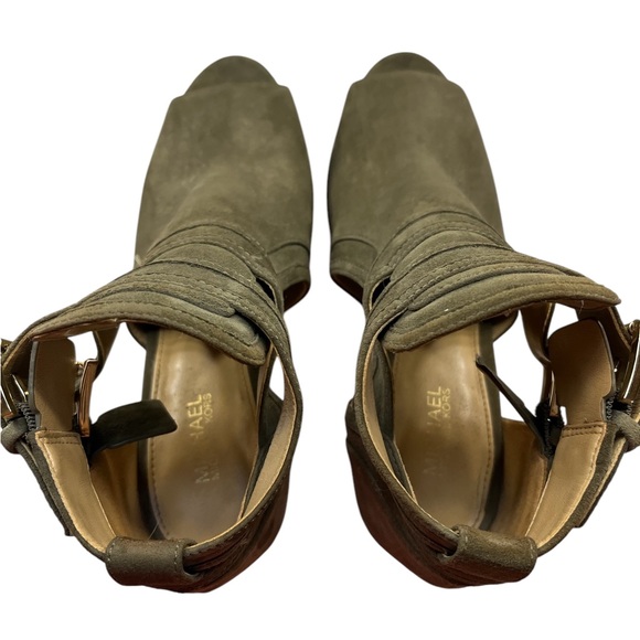 Micheal Kors Olive green Peep-Toe 4 inch Heels, Ankle straps, Size 7 - Picture 5 of 13